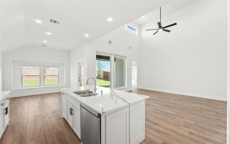 5859 Anning Way, Pilot Point, TX 76258, 5 Bedrooms Bedrooms, ,5 BathroomsBathrooms,Residential,For Sale,5859 Anning Way,20745166