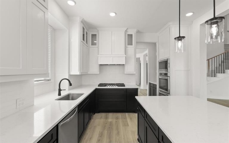 2013 Pelican Drive, Mansfield, TX 76063, 5 Bedrooms Bedrooms, ,5 BathroomsBathrooms,Residential,For Sale,2013 Pelican Drive,20733598