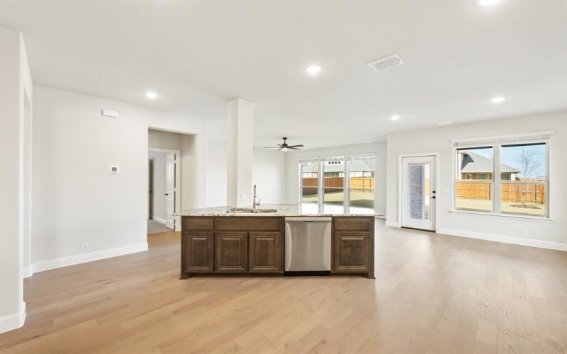 1042 Fleetwood Drive, Justin, TX 76247, 5 Habitaciones Habitaciones , ,3 BañosBaños,Residential,En Venta,1042 Fleetwood Drive,20745333