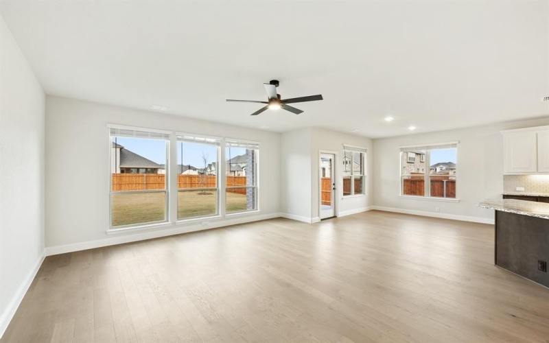 1042 Fleetwood Drive, Justin, TX 76247, 5 Habitaciones Habitaciones , ,3 BañosBaños,Residential,En Venta,1042 Fleetwood Drive,20745333