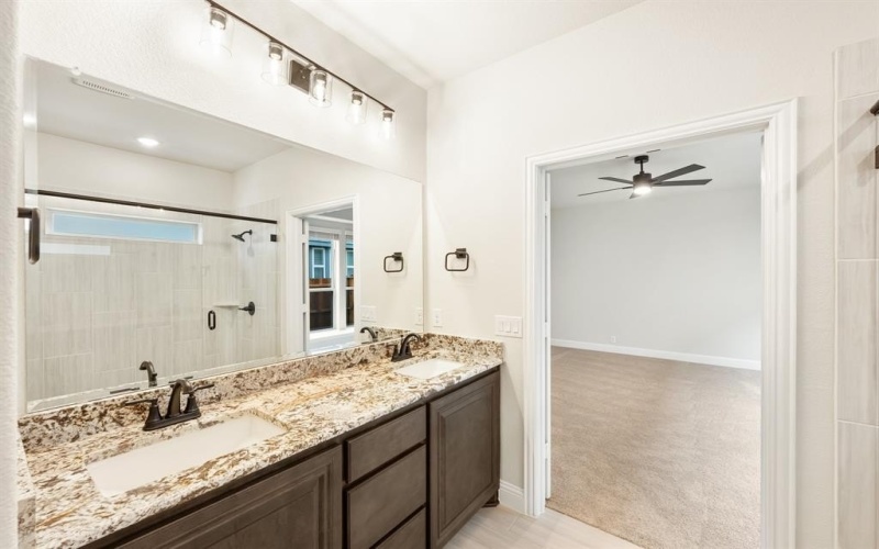 1042 Fleetwood Drive, Justin, TX 76247, 5 Habitaciones Habitaciones , ,3 BañosBaños,Residential,En Venta,1042 Fleetwood Drive,20745333