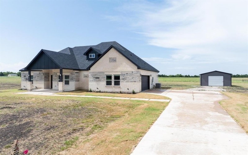 3037 County Road 4301, Greenville, TX 75401, 4 Bedrooms Bedrooms, ,2 BathroomsBathrooms,Residential,For Sale,3037 County Road 4301,20735444