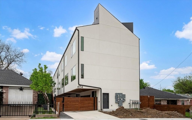 4534 Lake Avenue #102, Dallas, TX 75219, 3 Habitaciones Habitaciones , ,3 BañosBaños,Residential,En Venta,4534 Lake Avenue,20749986