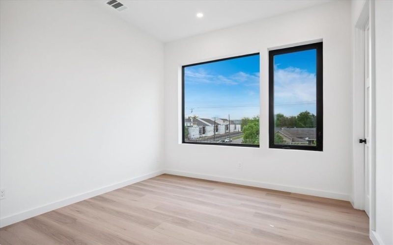 4534 Lake Avenue #102, Dallas, TX 75219, 3 Habitaciones Habitaciones , ,3 BañosBaños,Residential,En Venta,4534 Lake Avenue,20749986
