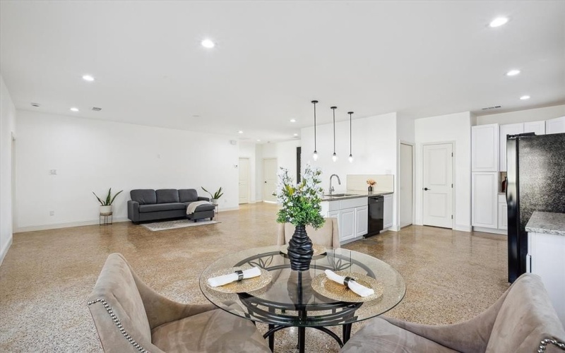 116 S Tatum Avenue, Dallas, TX 75211, 3 Habitaciones Habitaciones , ,2 BañosBaños,Residential,En Venta,116 S Tatum Avenue,20765355