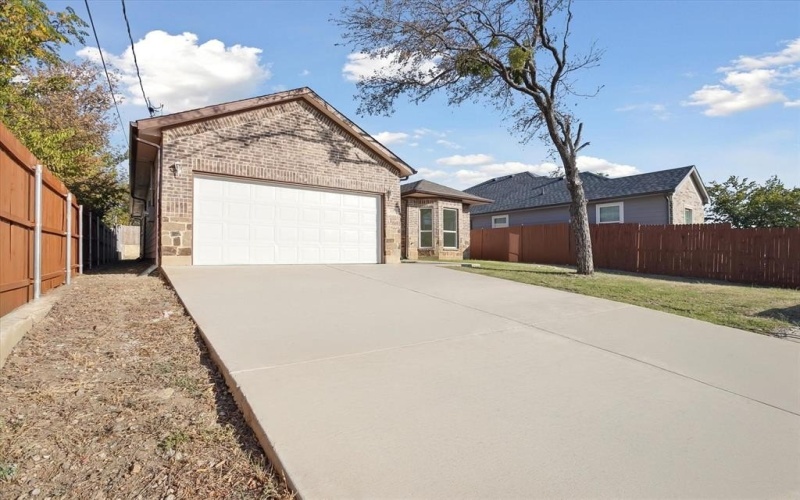 116 S Tatum Avenue, Dallas, TX 75211, 3 Habitaciones Habitaciones , ,2 BañosBaños,Residential,En Venta,116 S Tatum Avenue,20765355
