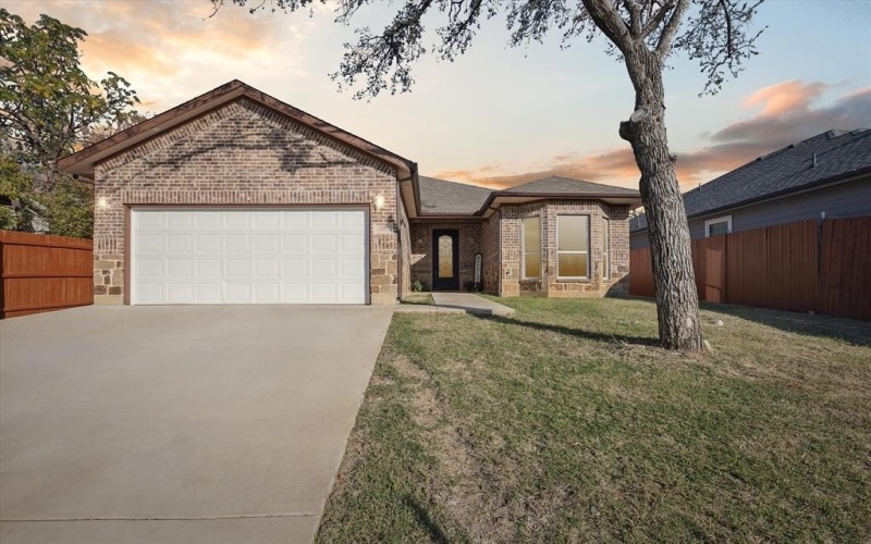 116 S Tatum Avenue, Dallas, TX 75211, 3 Habitaciones Habitaciones , ,2 BañosBaños,Residential,En Venta,116 S Tatum Avenue,20765355