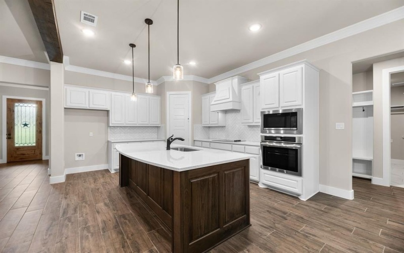 2201 Crystal Palace Boulevard, Alvarado, TX 76009, 4 Bedrooms Bedrooms, ,2 BathroomsBathrooms,Residential,For Sale,2201 Crystal Palace Boulevard,20757341