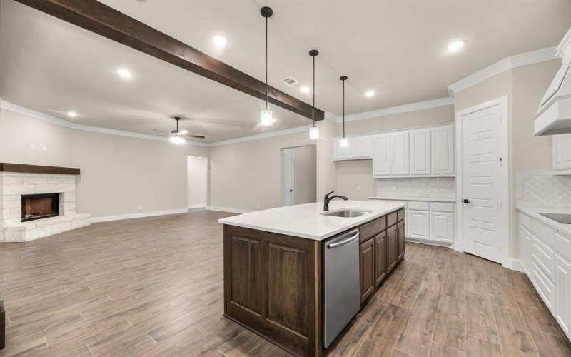 2201 Crystal Palace Boulevard, Alvarado, TX 76009, 4 Bedrooms Bedrooms, ,2 BathroomsBathrooms,Residential,For Sale,2201 Crystal Palace Boulevard,20757341
