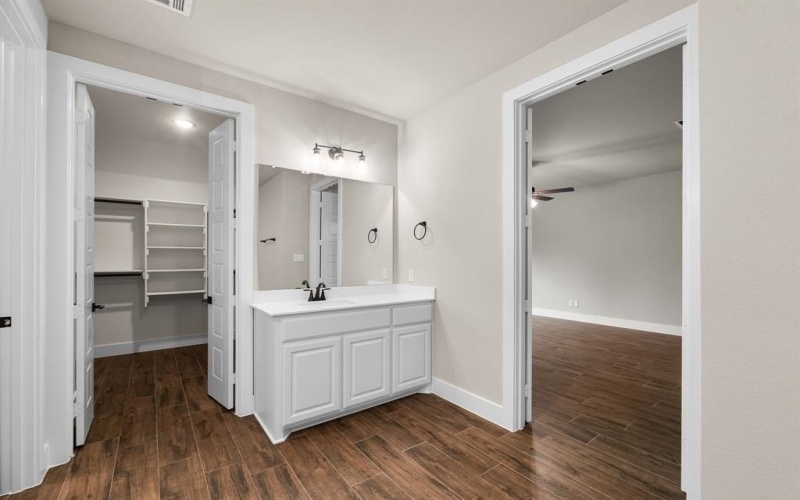2201 Crystal Palace Boulevard, Alvarado, TX 76009, 4 Bedrooms Bedrooms, ,2 BathroomsBathrooms,Residential,For Sale,2201 Crystal Palace Boulevard,20757341