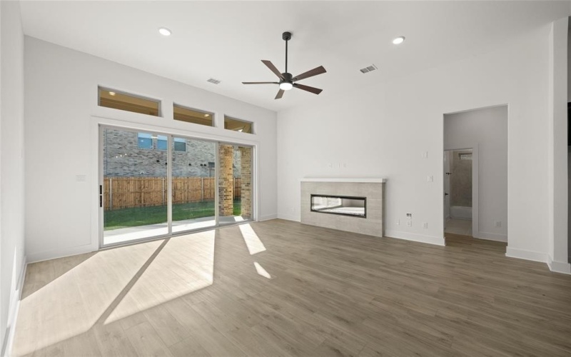 306 Tradd Street, Glenn Heights, TX 75154, 4 Bedrooms Bedrooms, ,5 BathroomsBathrooms,Residential,For Sale,306 Tradd Street,20766075