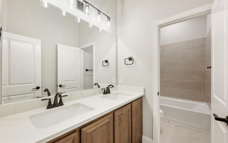 211 Memory Lane, Waxahachie, TX 75165, 3 Habitaciones Habitaciones , ,2 BañosBaños,Residential,En Venta,211 Memory Lane,20766722