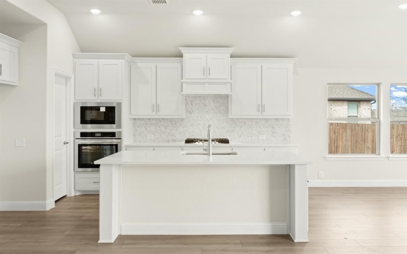 3909 Birch Grove Bend, Denton, TX 76226, 4 Bedrooms Bedrooms, ,3 BathroomsBathrooms,Residential,For Sale,3909 Birch Grove Bend,20766930