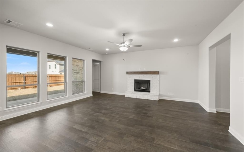 805 Monza Drive, Midlothian, TX 76065, 4 Bedrooms Bedrooms, ,2 BathroomsBathrooms,Residential,For Sale,805 Monza Drive,20767055