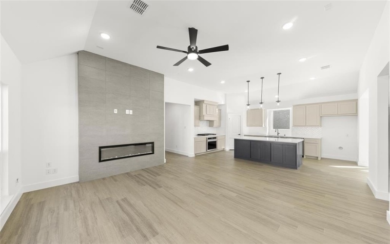 8104 Caprock Trail, Rowlett, TX 75089, 4 Habitaciones Habitaciones , ,3 BañosBaños,Residential,En Venta,8104 Caprock Trail,20759434