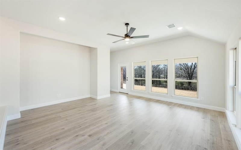 180 Creekside Drive, Sanger, TX 76266, 4 Bedrooms Bedrooms, ,3 BathroomsBathrooms,Residential,For Sale,180 Creekside Drive,20767631