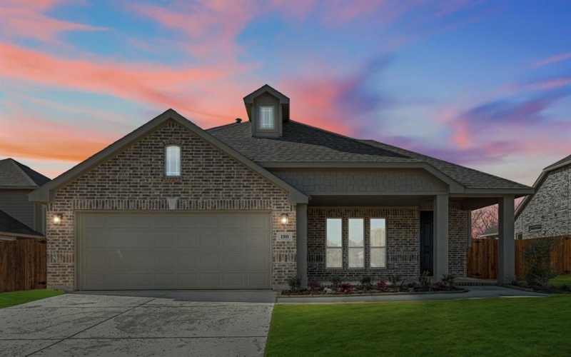 180 Creekside Drive, Sanger, TX 76266, 4 Bedrooms Bedrooms, ,3 BathroomsBathrooms,Residential,For Sale,180 Creekside Drive,20767631