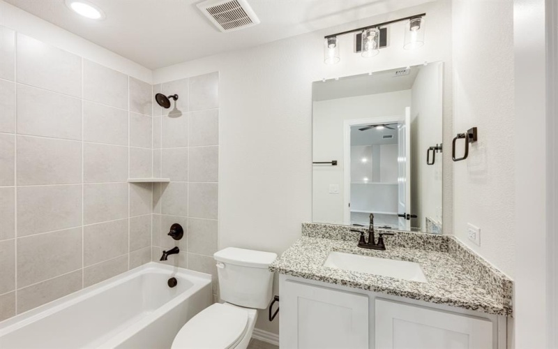 180 Creekside Drive, Sanger, TX 76266, 4 Bedrooms Bedrooms, ,3 BathroomsBathrooms,Residential,For Sale,180 Creekside Drive,20767631