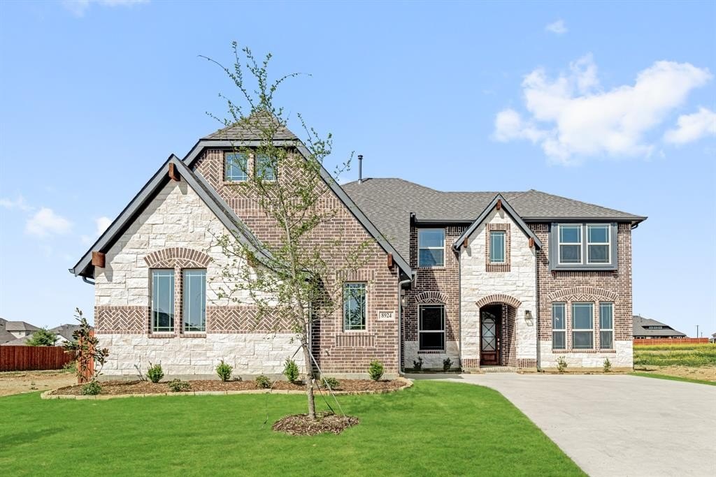 8924 New Ballinger Drive, Denton, TX 76226, 5 Bedrooms Bedrooms, ,5 BathroomsBathrooms,Residential,For Sale,8924 New Ballinger Drive,20770143