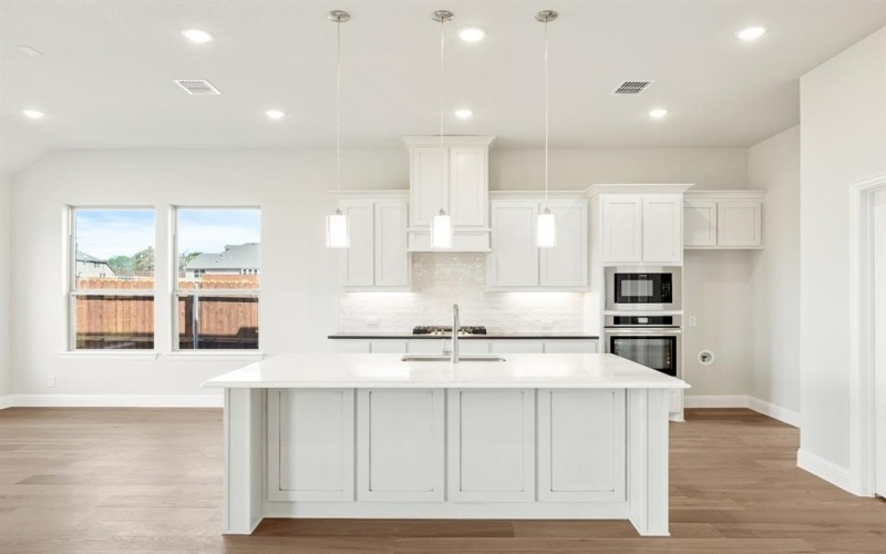 8924 New Ballinger Drive, Denton, TX 76226, 5 Bedrooms Bedrooms, ,5 BathroomsBathrooms,Residential,For Sale,8924 New Ballinger Drive,20770143