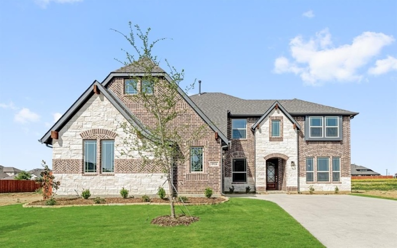 8924 New Ballinger Drive, Denton, TX 76226, 5 Bedrooms Bedrooms, ,5 BathroomsBathrooms,Residential,For Sale,8924 New Ballinger Drive,20770143