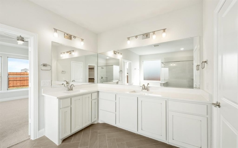 8924 New Ballinger Drive, Denton, TX 76226, 5 Bedrooms Bedrooms, ,5 BathroomsBathrooms,Residential,For Sale,8924 New Ballinger Drive,20770143