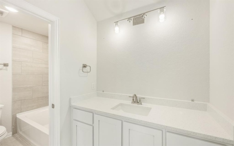 8924 New Ballinger Drive, Denton, TX 76226, 5 Bedrooms Bedrooms, ,5 BathroomsBathrooms,Residential,For Sale,8924 New Ballinger Drive,20770143