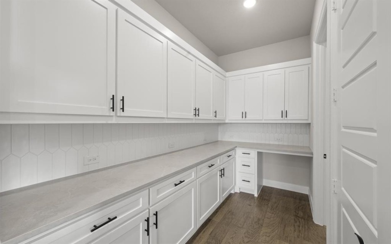 2313 Meek Woods Lane, Mansfield, TX 76063, 4 Bedrooms Bedrooms, ,5 BathroomsBathrooms,Residential,For Sale,2313 Meek Woods Lane,20770689