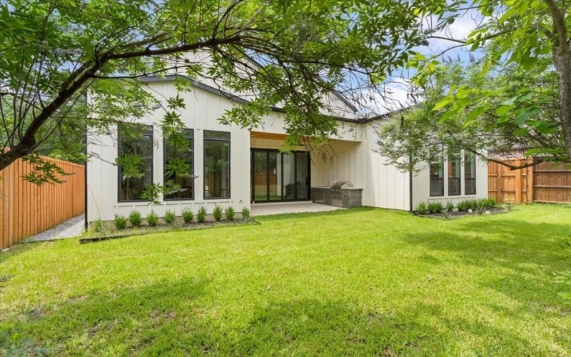9934 Mixon Drive, Dallas, TX 75220, 5 Bedrooms Bedrooms, ,5 BathroomsBathrooms,Residential,For Sale,9934 Mixon Drive,20752475