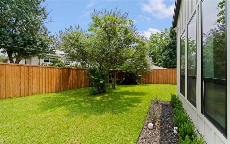 9934 Mixon Drive, Dallas, TX 75220, 5 Bedrooms Bedrooms, ,5 BathroomsBathrooms,Residential,For Sale,9934 Mixon Drive,20752475