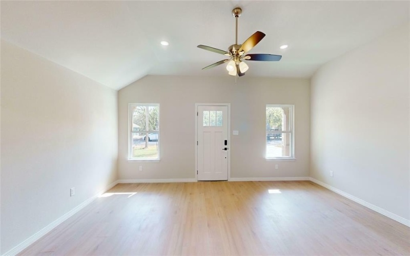 703 Cedar Street, Cleburne, TX 76031, 3 Habitaciones Habitaciones , ,2 BañosBaños,Residential,En Venta,703 Cedar Street,20770770