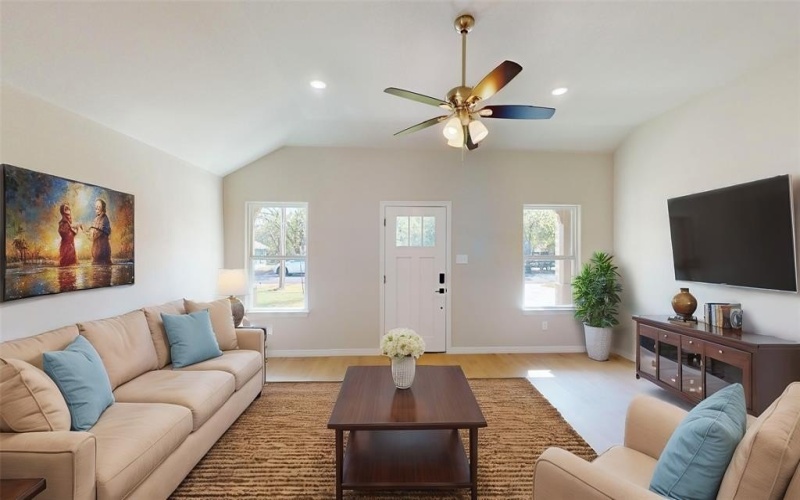 703 Cedar Street, Cleburne, TX 76031, 3 Habitaciones Habitaciones , ,2 BañosBaños,Residential,En Venta,703 Cedar Street,20770770