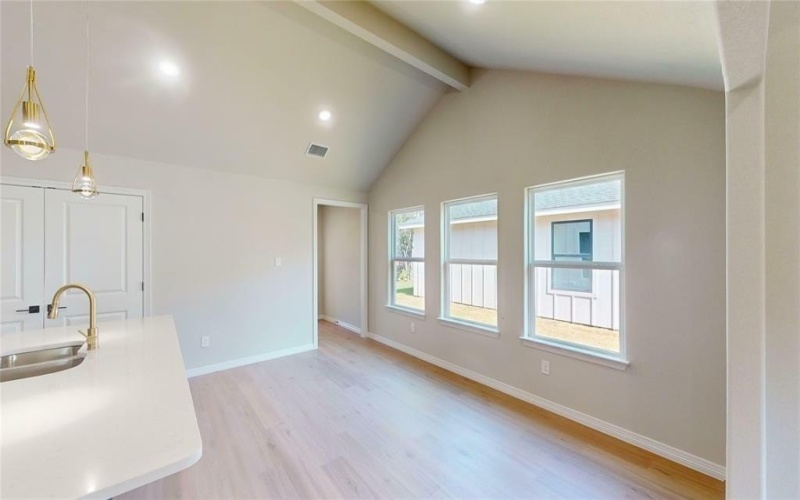 703 Cedar Street, Cleburne, TX 76031, 3 Habitaciones Habitaciones , ,2 BañosBaños,Residential,En Venta,703 Cedar Street,20770770