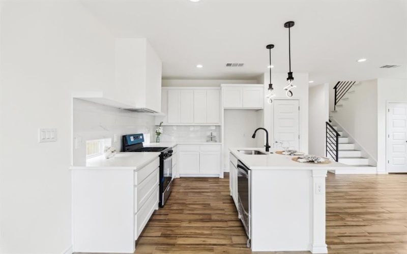 1610 Life Avenue, Dallas, TX 75212, 3 Bedrooms Bedrooms, ,2 BathroomsBathrooms,Residential,For Sale,1610 Life Avenue,20762885