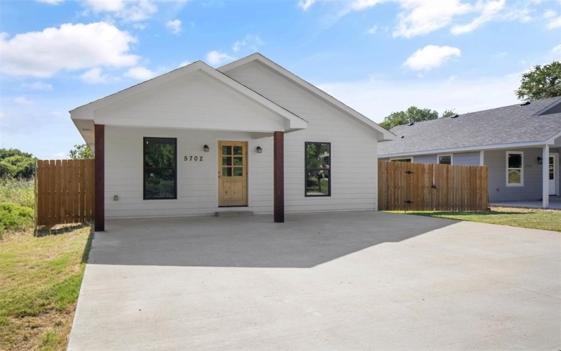 5702 Arkansas Trail, Granbury, TX 76048, 3 Bedrooms Bedrooms, ,2 BathroomsBathrooms,Residential,For Sale,5702 Arkansas Trail,20763020