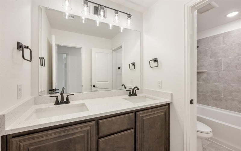 1201 Joseph Earl Drive, DeSoto, TX 75115, 4 Bedrooms Bedrooms, ,3 BathroomsBathrooms,Residential,For Sale,1201 Joseph Earl Drive,0,20771470