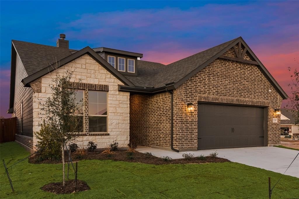 1245 Comal Lane, Springtown, TX 76082, 4 Bedrooms Bedrooms, ,2 BathroomsBathrooms,Residential,For Sale,1245 Comal Lane,20756289