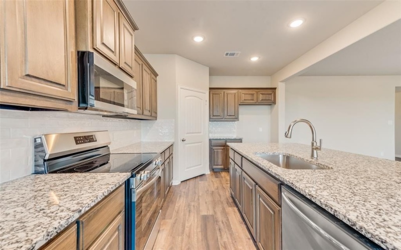 1245 Comal Lane, Springtown, TX 76082, 4 Bedrooms Bedrooms, ,2 BathroomsBathrooms,Residential,For Sale,1245 Comal Lane,20756289