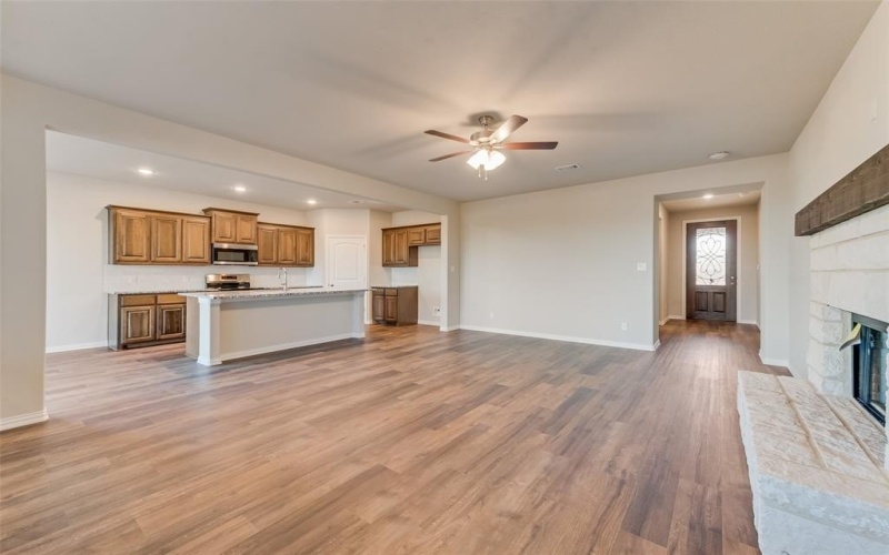 1245 Comal Lane, Springtown, TX 76082, 4 Bedrooms Bedrooms, ,2 BathroomsBathrooms,Residential,For Sale,1245 Comal Lane,20756289