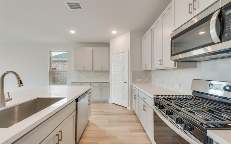 2912 Hanscom Street, Forney, TX 75126, 4 Habitaciones Habitaciones , ,2 BañosBaños,Residential,En Venta,2912 Hanscom Street,20756570