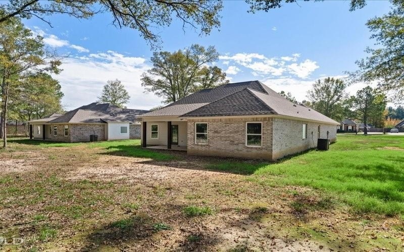9436 N Pointe Circle, Greenwood, LA 71033, 3 Bedrooms Bedrooms, ,2 BathroomsBathrooms,Residential,For Sale,9436 N Pointe Circle,20765109
