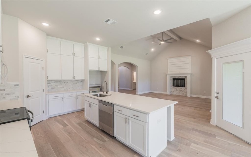 609 Keel Way, Azle, TX 76020, 4 Bedrooms Bedrooms, ,2 BathroomsBathrooms,Residential,For Sale,609 Keel Way,20780700