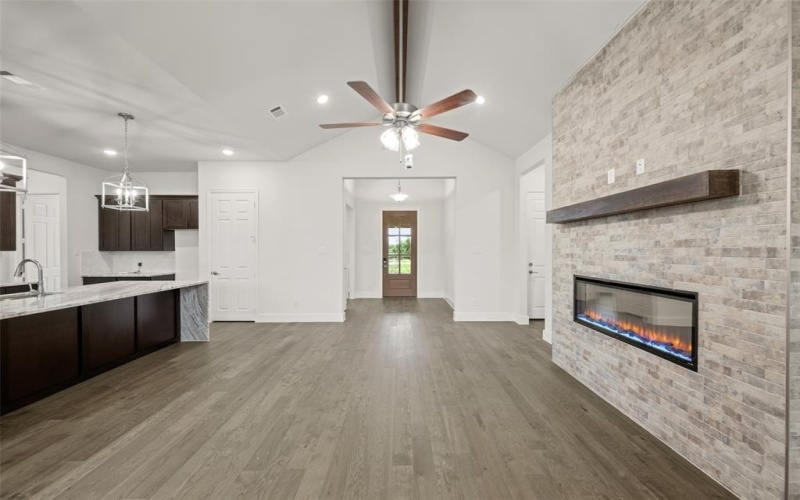 161 Fan Mill Trail, Weatherford, TX 76085, 3 Bedrooms Bedrooms, ,2 BathroomsBathrooms,Residential,For Sale,161 Fan Mill Trail,20774248