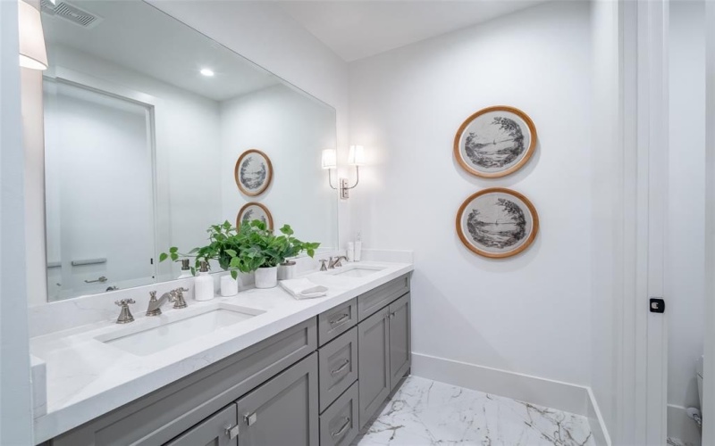 4529 Emerson Avenue #6, University Park, TX 75205, 2 Bedrooms Bedrooms, ,2 BathroomsBathrooms,Residential,For Sale,4529 Emerson Avenue,20775564