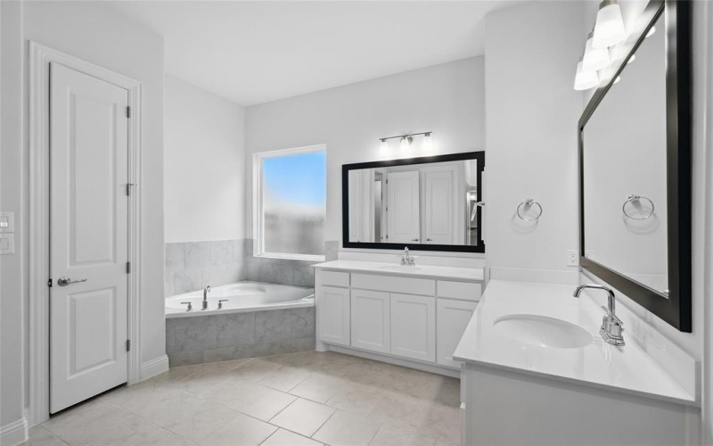 1804 Night Owl Way, Mesquite, TX 75181, 3 Bedrooms Bedrooms, ,2 BathroomsBathrooms,Residential,For Sale,1804 Night Owl Way,20782393