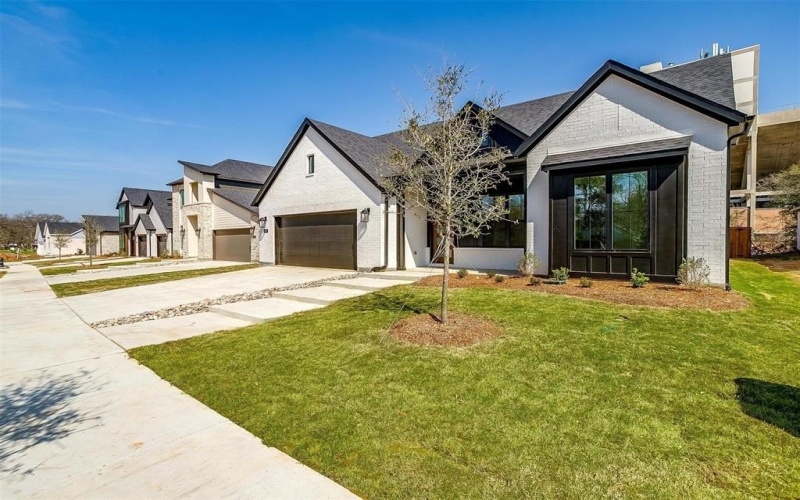 141 Paxton Circle, Arlington, TX 76013, 4 Bedrooms Bedrooms, ,3 BathroomsBathrooms,Residential,For Sale,141 Paxton Circle,20783219