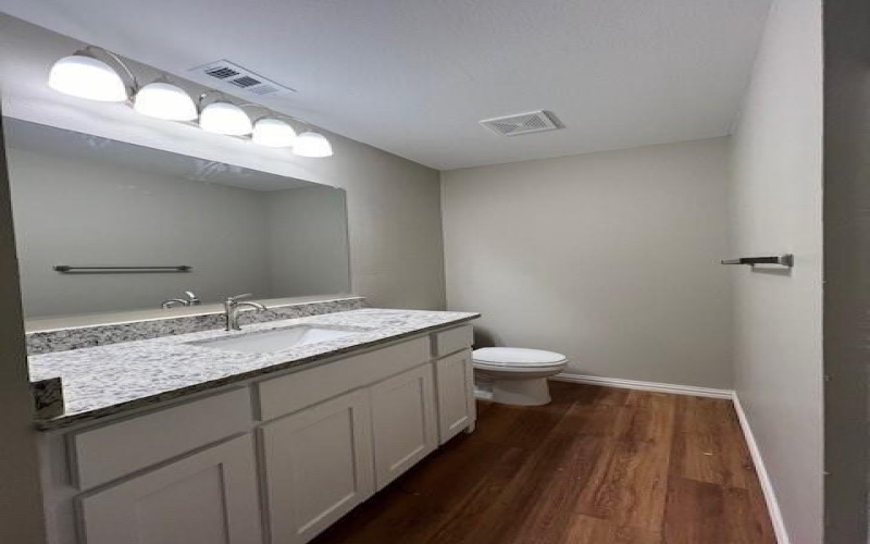 1210 S Travis Avenue, Denison, TX 75021, 3 Habitaciones Habitaciones , ,2 BañosBaños,Residential,En Venta,1210 S Travis Avenue,20783666