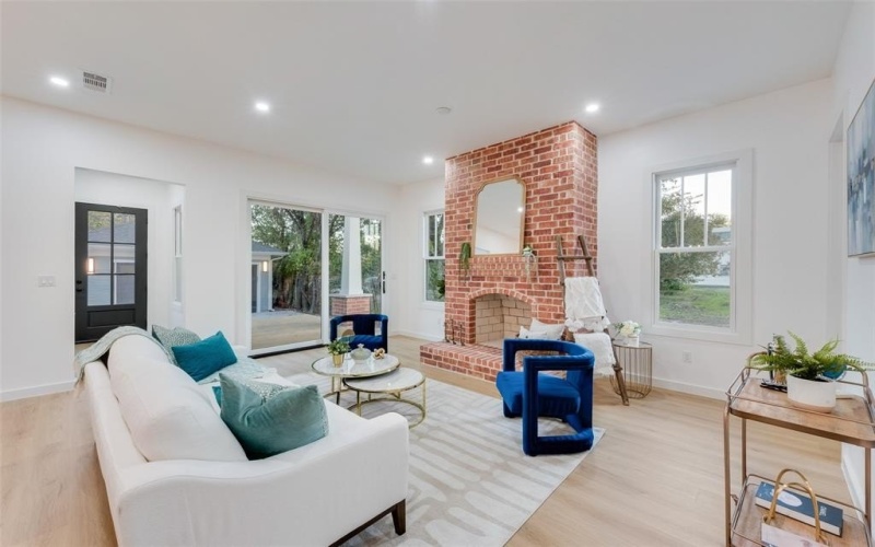 4510 Sycamore Street, Dallas, TX 75204, 4 Bedrooms Bedrooms, ,3 BathroomsBathrooms,Residential,For Sale,4510 Sycamore Street,20777200