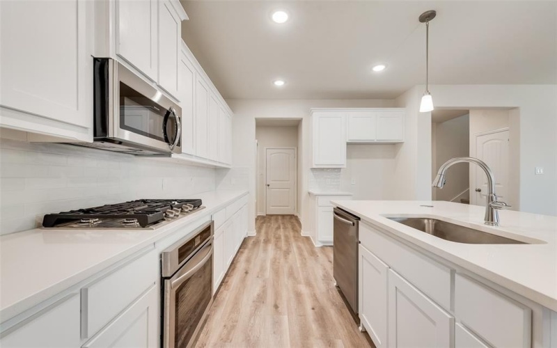 1405 Cedar Trail, Azle, TX 76020, 4 Bedrooms Bedrooms, ,3 BathroomsBathrooms,Residential,For Sale,1405 Cedar Trail,20780101