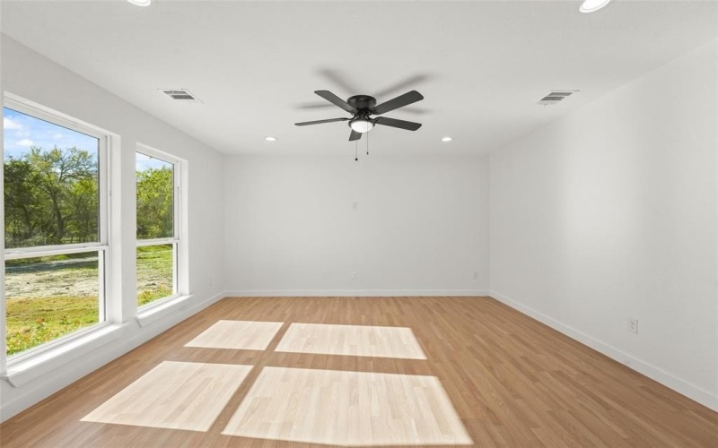 906 Benton Street, Bonham, TX 75418, 3 Bedrooms Bedrooms, ,2 BathroomsBathrooms,Residential,For Sale,906 Benton Street,20786999